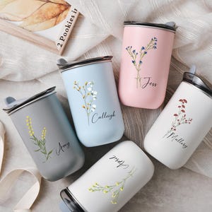 Personalized Bridesmaids Gifts Floral Wine Glass with Lid, Elegant Wedding Gift, Party Favor, Customized Bridesmaids Gift Tumbler Flute