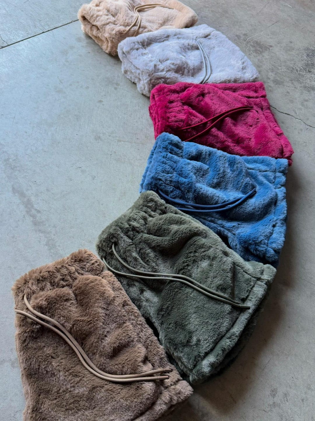 パンツ FLUFFY SHORT PANTS Eaphi il_1080xN.6467381483_ouif.jpg