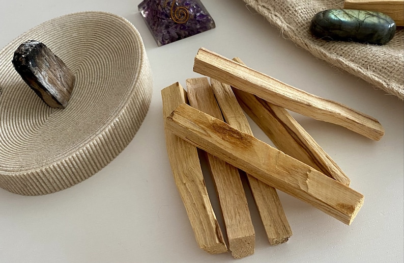 Palo Santo pour purification 3 ou 5 bâtonnets de 5 à 10gr pour guérison, reiki, voyance, travail énergétique, chakras image 1