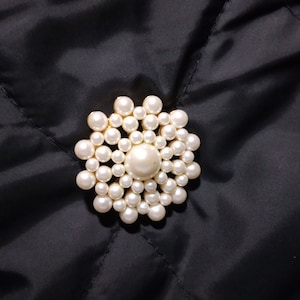 Vintage Signed Napier Brooch Pearls with Gold Tone
