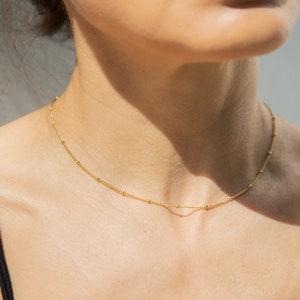 Collier chaîne en or, collier perlé, chaîne perlée, collier satellite, fait main, collier délicat, collier minimaliste, cadeau pour elle image 3