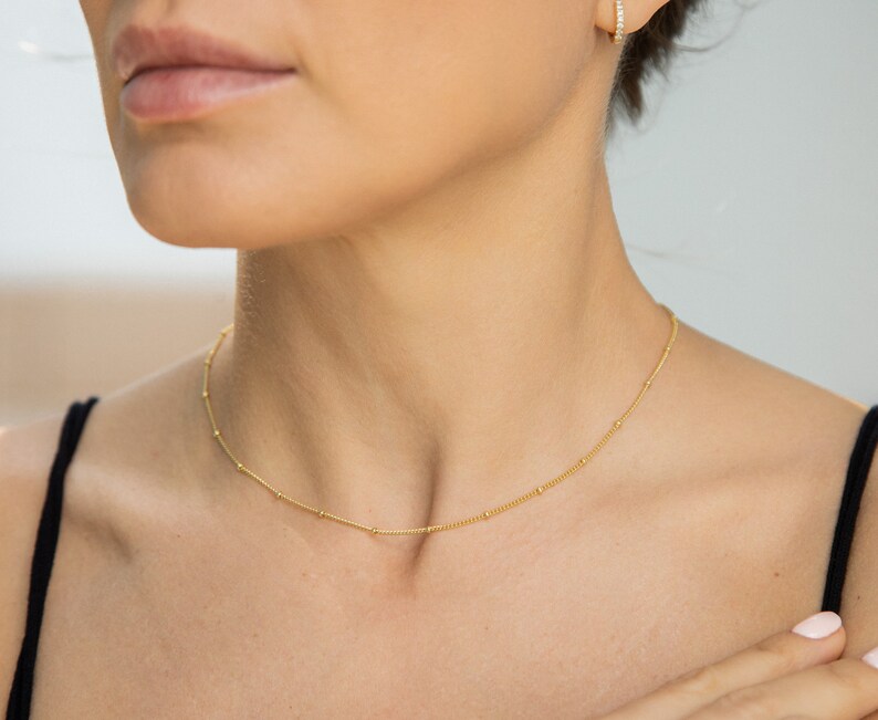 Collier chaîne en or, collier perlé, chaîne perlée, collier satellite, fait main, collier délicat, collier minimaliste, cadeau pour elle image 4