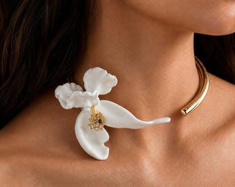 Weißer Blumen Choker, Statement Hals-Manschette, moderne Blumen Halskette