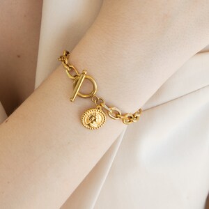 Gold Filled Dainty Charm Coin Bracelet, Queen Elizabeth Portrait Coin Bracelet, Money Charm Bracelet,  Valentine Gift For Her