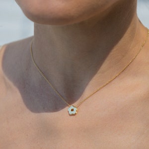 Dainty Flower Necklace/Gold Pendant Necklace/Clover Necklace/Flower Shaped Pendant/Delicate Gold Chain/Handmade/Minimalist/Gift for Her