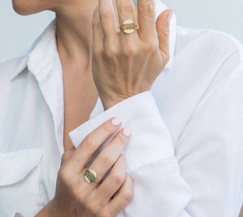 Gold Disk Round Ring For Women, Coine ring, Dainty Gold Round Ring, Minimalist Gold Ring For Soulmate, Valentine Gift for her image 3