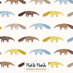 Puede incluir: Un patrón sin costuras con hormigueros de dibujos animados coloridos con hocicos largos y colas tupidas. Los hormigueros están dispuestos en filas y son de varios colores, incluyendo marrón, amarillo, azul y gris. El fondo es blanco. El texto "Marta Munte PATTERN DESIGN STUDIO" está en la parte inferior del patrón.