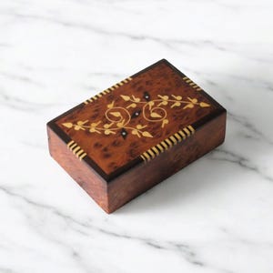 Thuya Burl Keepsake Box with Mother of Pearl Inlay – Handcrafted Floral Marquetry Jewelry Case – Small Wooden Trinket Box – Luxury Gift