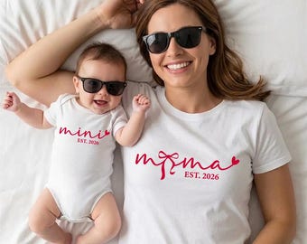 Lámina decorativa para mamá e hija: Mamá y yo, año 2026, formato SVG y PNG. Incluye todos los números de año (descarga digital).