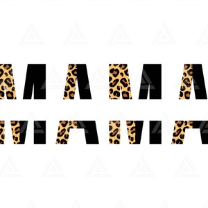 Op de afbeelding: Het woord "MAMA" is geschreven in zwarte letters met een luipaardprint op de eerste en laatste letter van elk woord.
