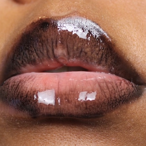 Jet Black Lip Liner, 90&#39;s Lip Liner, Smooth Liner, Easy Application, Effortless Application, Safety Certified