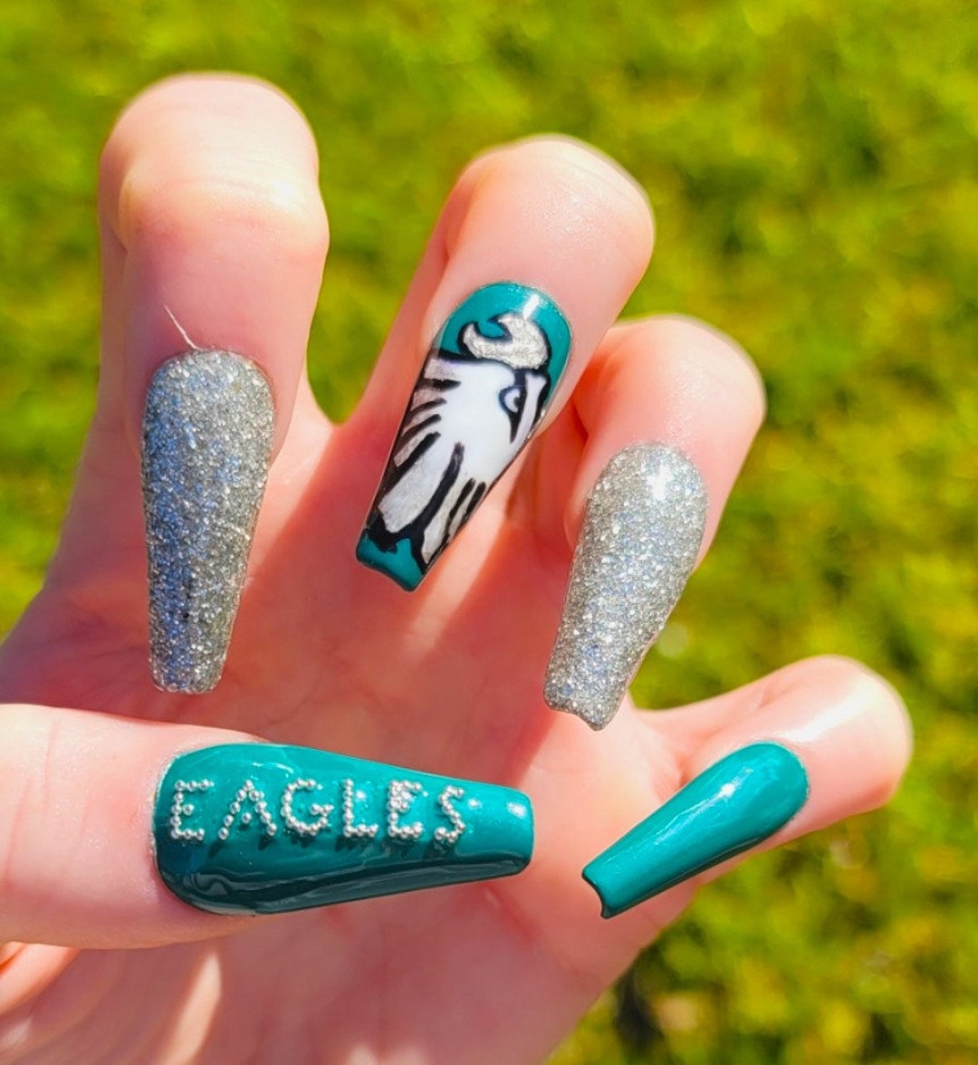 Super Bowl Eagles custom made Color Football Gel Nails  Football nail  designs, Nails design with rhinestones, Eagle nails