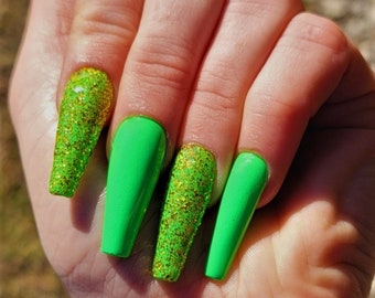 Green Sparkly Gold Press on Nails/Sparkly Nails/Green Press on Nails/Green Nails/Any Shape Nails/Sparkly Nails/Sparkly Press on Nails