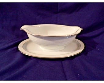 Noritake Porcelain Dinnerware "Whitehall" 6115  Retired Gravy Boat w/Underplate