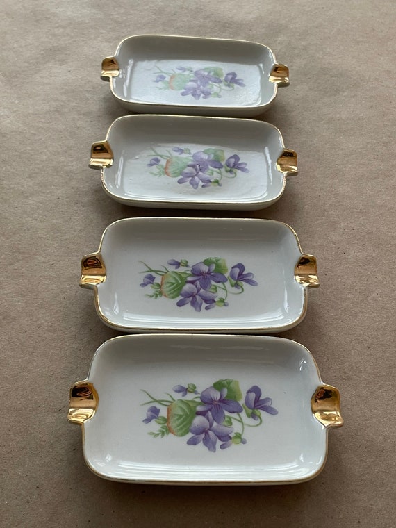 Vintage Set of 4 Tiny Matching Ring Dishes Tiny A… - image 2