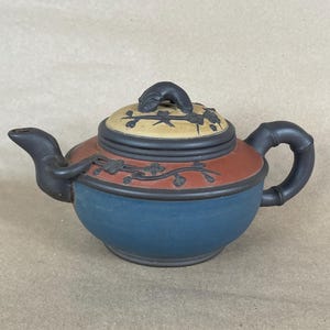 Vintage Yixing Zisha Clay Teapot Three Friends Design