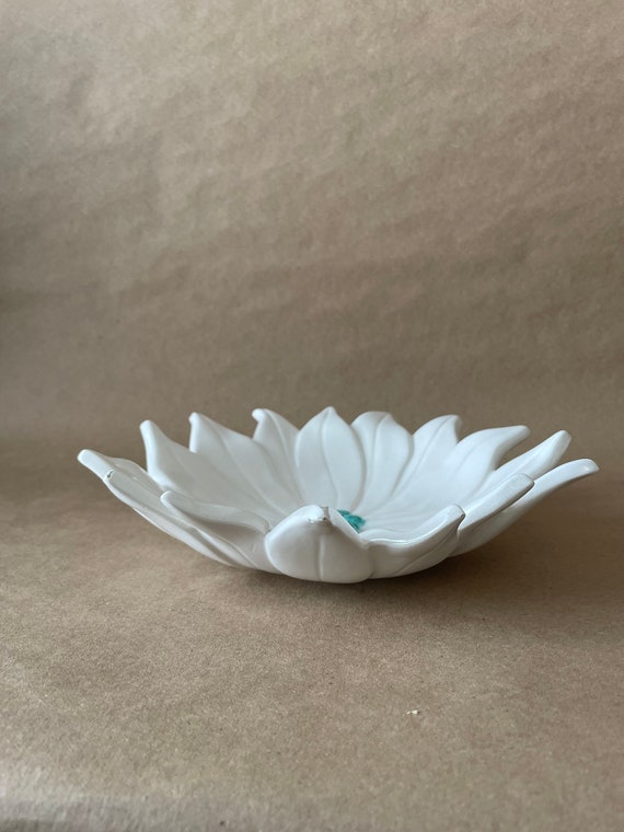 Vintage Ceramic White Flower Dish with Turquoise … - image 4