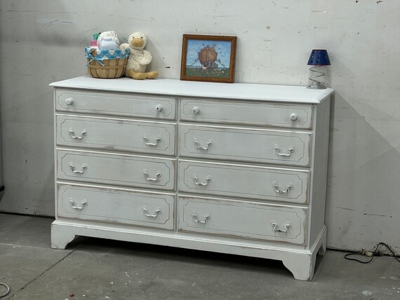 White Dresser/nursery/tv Stand - Etsy White Dresser/nursery/tv Stand - Etsy