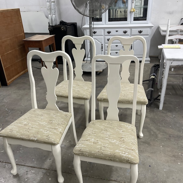 SOLD! Do not purchase ! Set of 4 Matching Dining Chairs. Air b and b/ Dining/Kitchen/