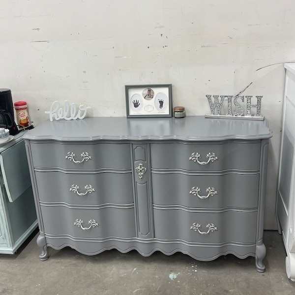 Sold! Do not purchase! Gray serpentine French Provincial dresser/nursery/girl/bedroom set/bed/changing table