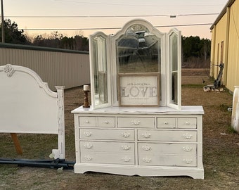 SOLD! do not purchase! Shipping is included in the price White distressed full/queen bedroom set/dresser/chest/French Provincial/bed/
