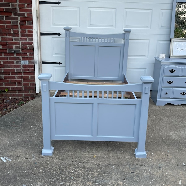 Sold! Do not purchase! Bunny Gray/Grey Mission Style Twin Bedroom Set/Bed/Dresser/Bedroom Set/Boy/Girl