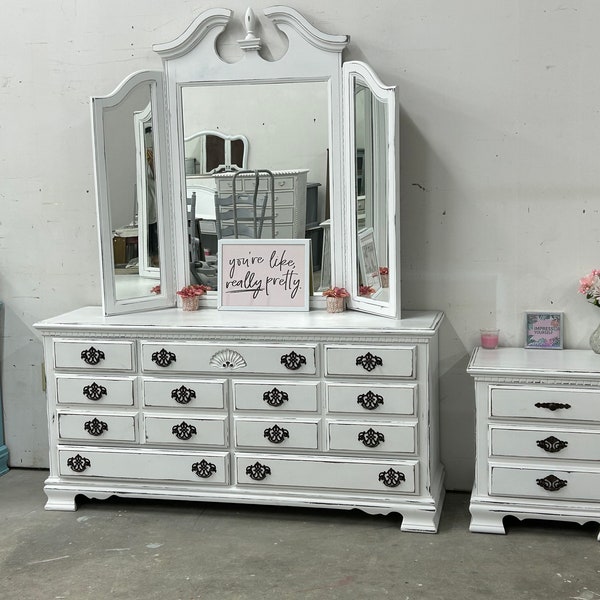 SOLD! Do not purchase Cherry Queen Anne Dresser Set/Bedroom chest of drawer/Girl/living room/dining room/Dre