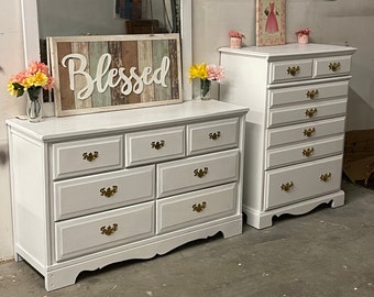 Sold!!! Do not purchase! White/Gold Dresser and Chest. Gifts for her/girl. Bedroom Set /Nursery