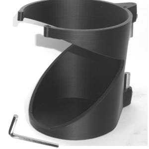 Peut inclure: Un porte-gobelet noir imprimé en 3D avec une section supérieure cylindrique et une base incurvée ouverte sur le devant. L'unité dispose d'un mécanisme de fixation à goupille métallique latérale et est accompagnée d'une clé hexagonale en L.