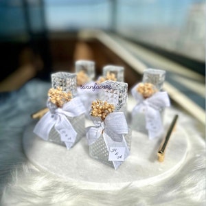 Bulk Wedding Favors, Luxury Favors Empty Cologne Bottle, Glass Bottle with Flowers, Engagement Favors, Henna Night Favors, Perfume bottle