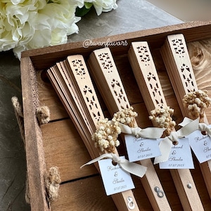 "Gastgeschenke Hochzeit, Holzfächer Gastgeschenke, Sommer-Strand-Hochzeitsgeschenke, Brautdusche Gefälligkeiten, Handfächer Gastgeschenke für Gäste."