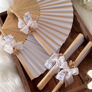 Bomboniere con ventagli in legno di alta qualità, ventagli personalizzati, bomboniere per matrimoni estivi in spiaggia, bomboniere per addio al nubilato, bomboniere uniche, bomboniere con ventagli per gli ospiti