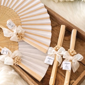 Personalized Wooden Hand Fan, Dried Flower Wedding Favor, Bamboo Guest Gift, Bridal Shower Favor