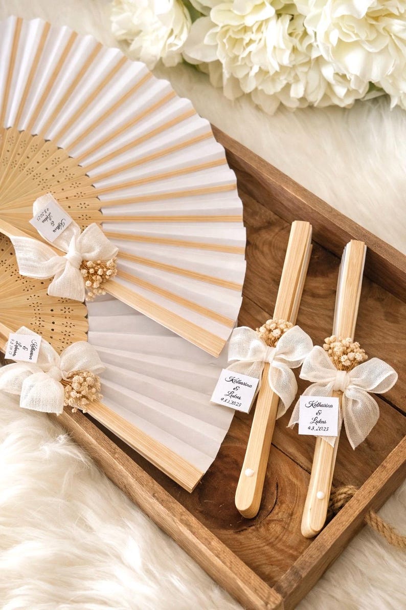 Personalized Wooden Hand Fan, Dried Flower Wedding Favor, Bamboo Guest Gift, Bridal Shower Favor