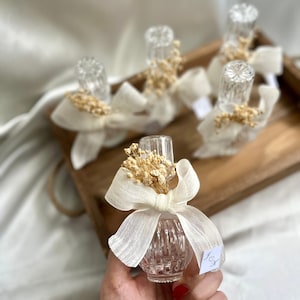 50PCS Bulk Wedding Favors, Special Day Favors Empty Cologne Bottle, Glass Bottle with Flowers, Engagement Gift, Bridal Shower Favors