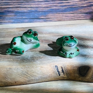 Set of 2 Ceramic Lying Green Frogs, Hand Painting, Ceramic Figurine, Decor Sculpture, Frog Lover Gifts, Frog Brush Rest, Desktop Decor
