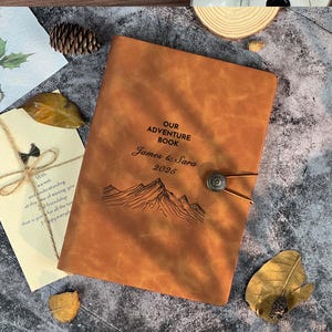 Spersonalizowana nasza książka przygód | Album ze zdjęciami z podróży | Spersonalizowany album ze zdjęciami | Album ze zdjęciami przygodowymi z górami | Album ze zdjęciami ślubnymi