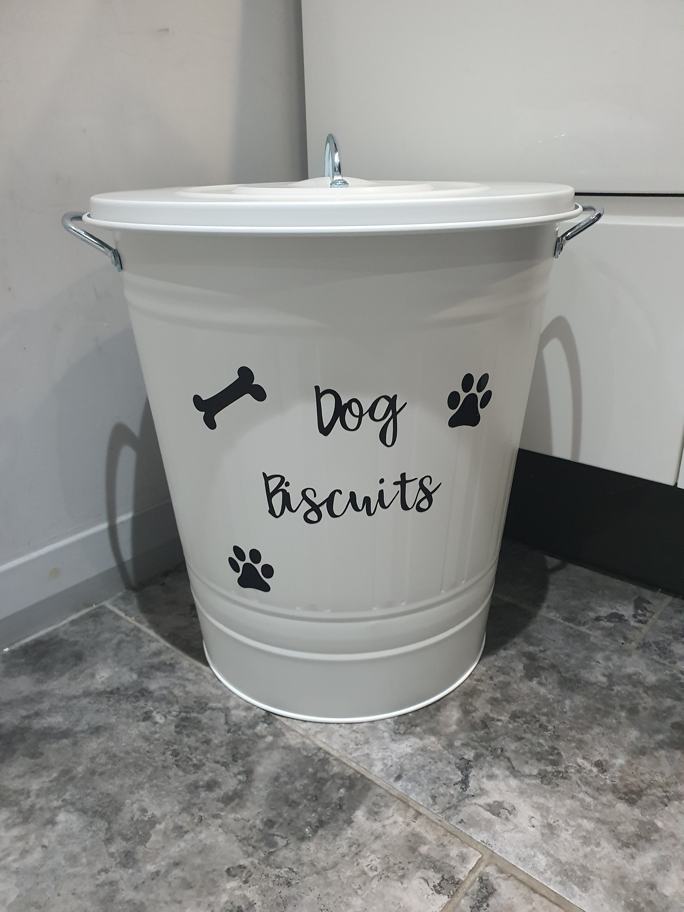 dog biscuits container