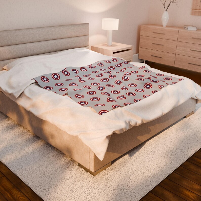Superhero Movie Night Essential: Captain America Plush Blanket for Boys' Cozy Bedroom image 6