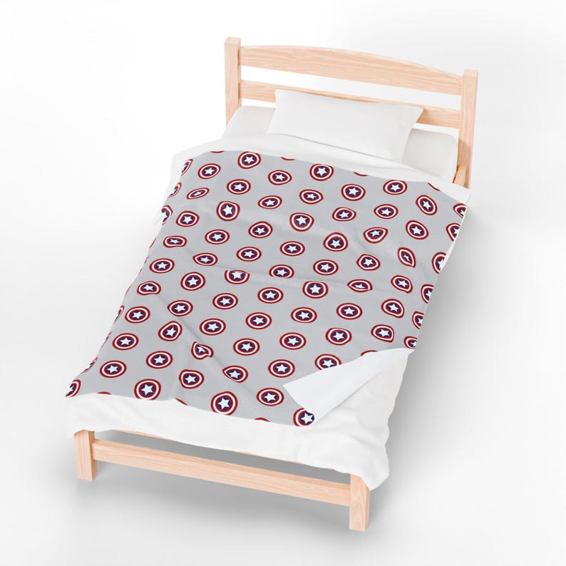 Superhero Movie Night Essential: Captain America Plush Blanket for Boys' Cozy Bedroom image 8