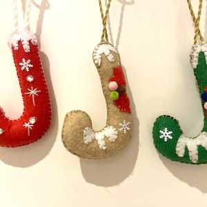 Inicial de enfeite de Natal, enfeite de carta, decoração de Natal personalizada, letras de feltro, decoração de árvore de Natal, iniciais de feltro, LETRA J