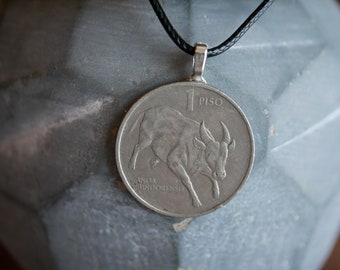 Philippines Bull Necklace, Philippines Coin Necklace Filipino Jewelry Foreign Coin Pendant for Men Manly Islands Animals Farm Bull Livestock