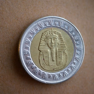 Egyptian Coin Pin, Genuine Foreign Coin Pharaoh Death Mask Sphynx Pyramids Desert Camels Egypt Africa Brooches Lapel Pins Button Unique Cool