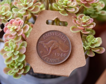 Australian Kangaroo Penny Pin, Travel Lover Gift, Australia Pin, World Traveler Souvenir, Kangaroo Pin, Collectable Pins, Australian Gift