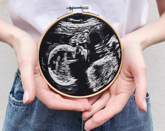 ultrasound embroidery hoop,  embroidery ultrasound frame baby shower neutral, ultraschallbild, baby nursery decor, first time mom gift