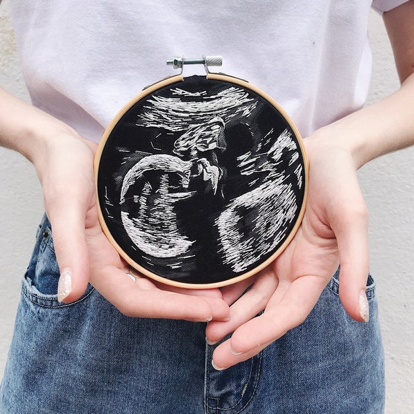 ultrasound embroidery hoop,  embroidery ultrasound frame baby shower neutral, ultraschallbild, baby nursery decor, first time mom gift
