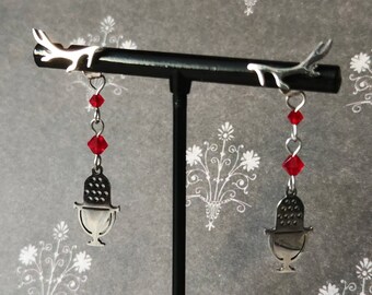 Pendientes inspirados en Alastor, el demonio de la radio