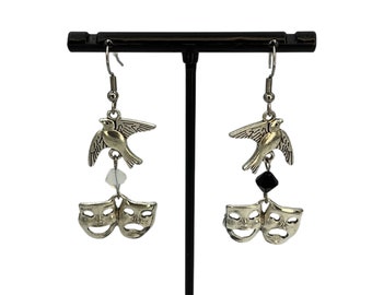 Maski i ptaki - kolczyki inspirowane Nikołajem Gogolem bsd bungou perros callejeros anime biżuteria