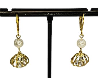 Pendientes inspirados en Genshin Impact de Conchas y Perlas Kokomi