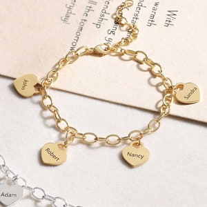 Pulsera para mamá - Pulsera para madre de oro y plata con dijes - Nombres de niños grabados - Regalo de joyería para mamá - Regalo personalizado para abuela